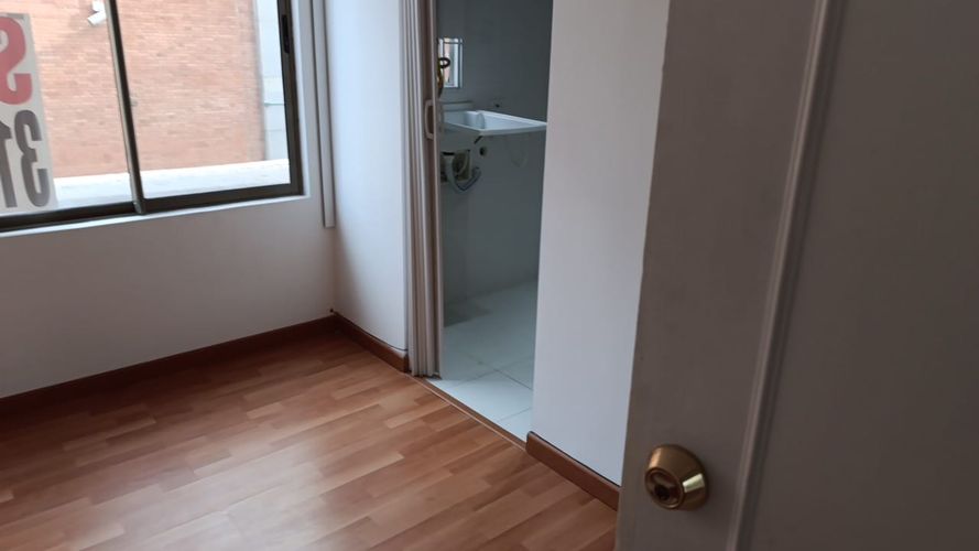 Apartaestudio en venta en Santa Barbara, Bogotá, 33 m² · foto 23 de 24