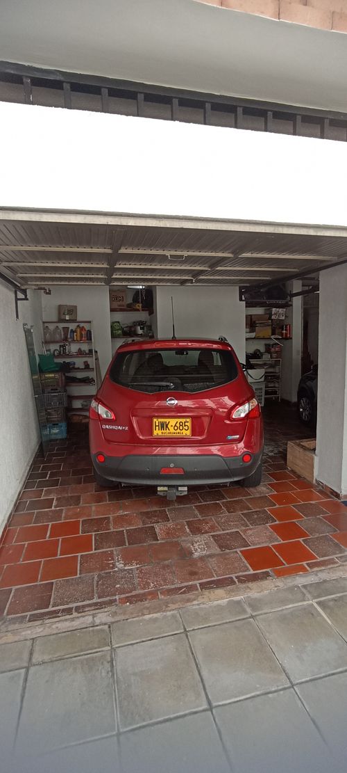 Casa de 5 alcobas en venta en Antiguo Campestre, Bucaramanga, 326 m² · foto 2 de 24