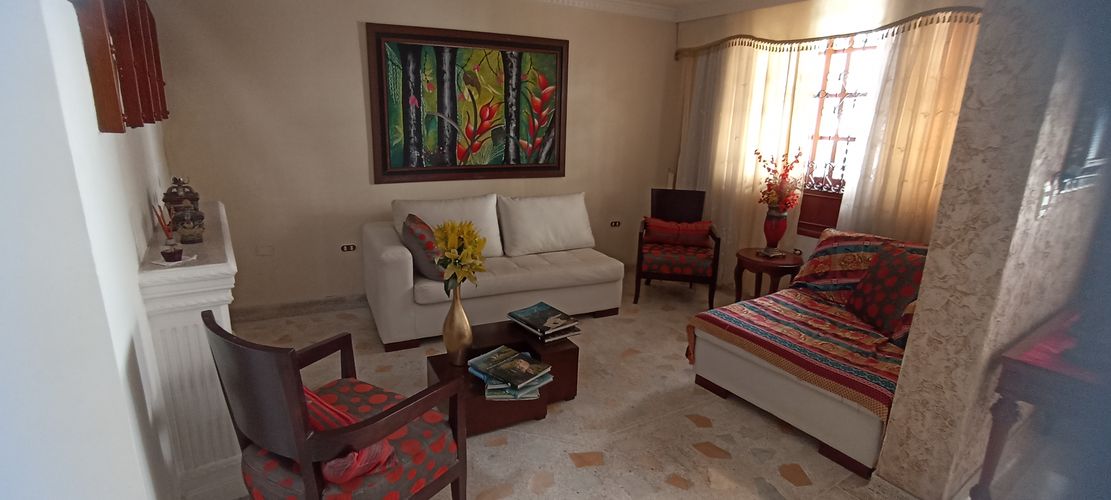 Casa de 5 alcobas en venta en Antiguo Campestre, Bucaramanga, 326 m² · foto 9 de 24