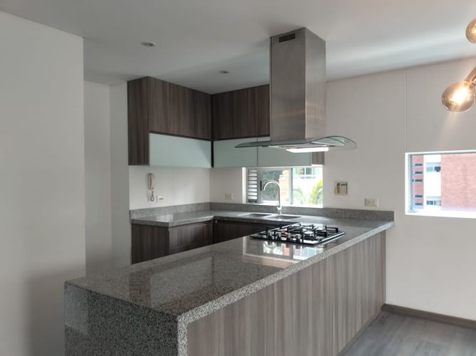Apartamento de 3 alcobas en arriendo en El Poblado, Medellín, 112 m² · foto 4 de 19