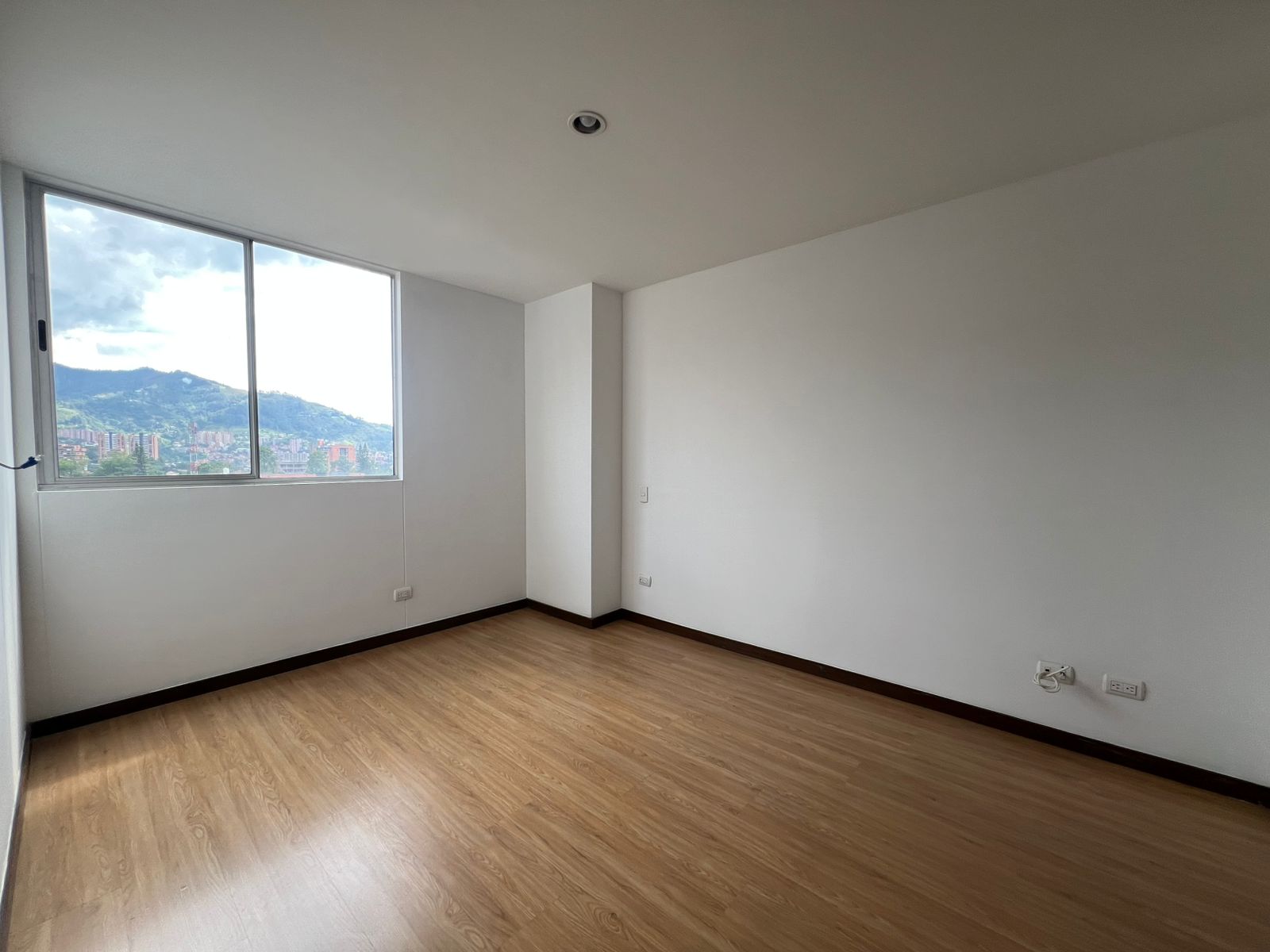 Apartamento en venta en Loma Del Chocho, Envigado · foto 8 de 15