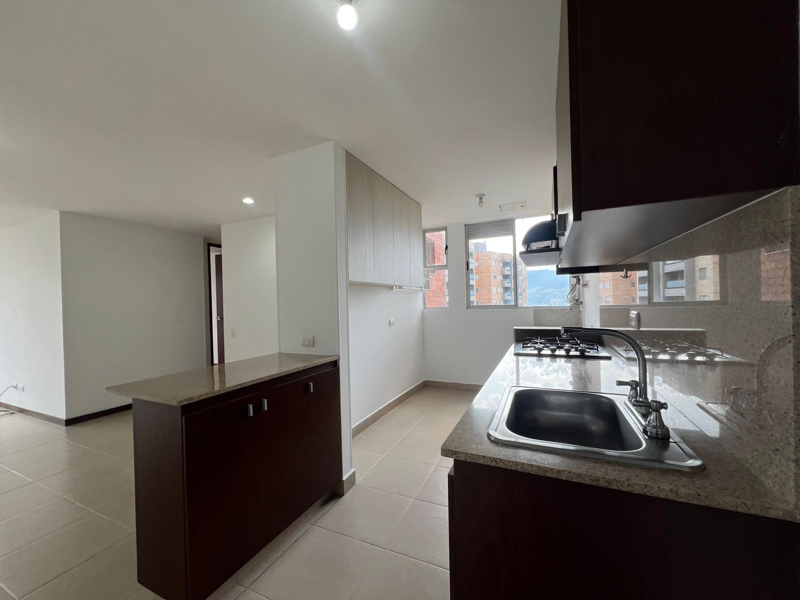 Apartamento en venta en Loma Del Chocho, Envigado · foto 9 de 15