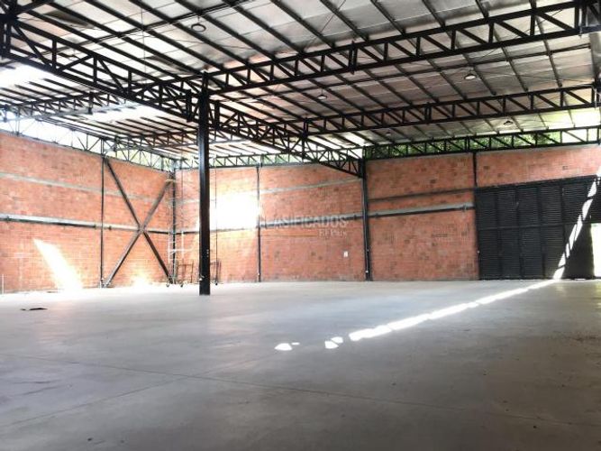 Bodega en arriendo en Bosques Del Limonar, Cali, 650 m² · foto 4 de 12