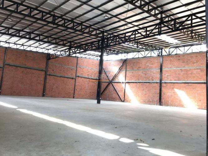 Bodega en arriendo en Bosques Del Limonar, Cali, 650 m² · foto 10 de 12