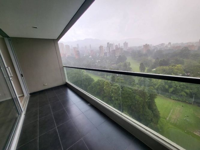 Apartamento de 2 alcobas en arriendo en Los Balsos, Medellín, 135 m² · foto 4 de 24