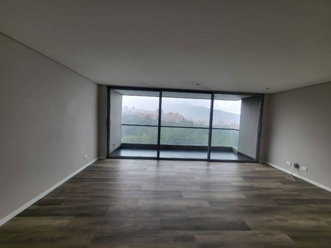 Apartamento de 2 alcobas en arriendo en Los Balsos, Medellín, 135 m² · foto 10 de 24