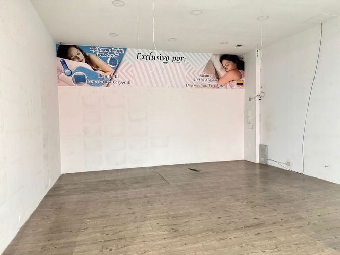Local en venta en El Poblado, Medellín, 43 m² · foto 3 de 4