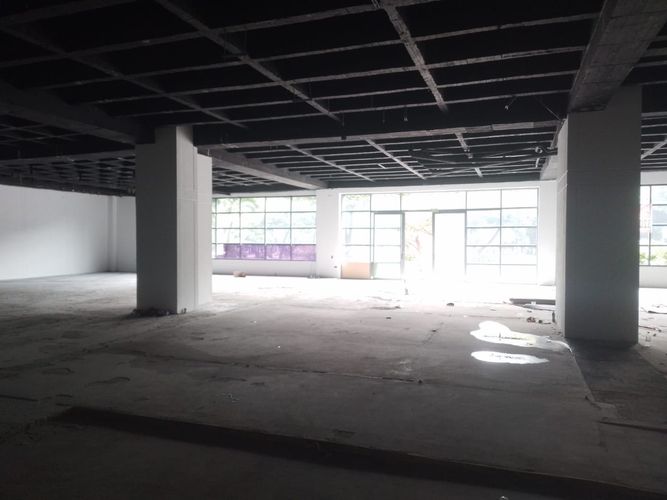 Local en arriendo en Laureles, Medellín, 760 m² · foto 3 de 13