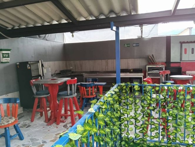 Casa de 20 alcobas en arriendo en Prado, Medellín, 465 m² · foto 2 de 24