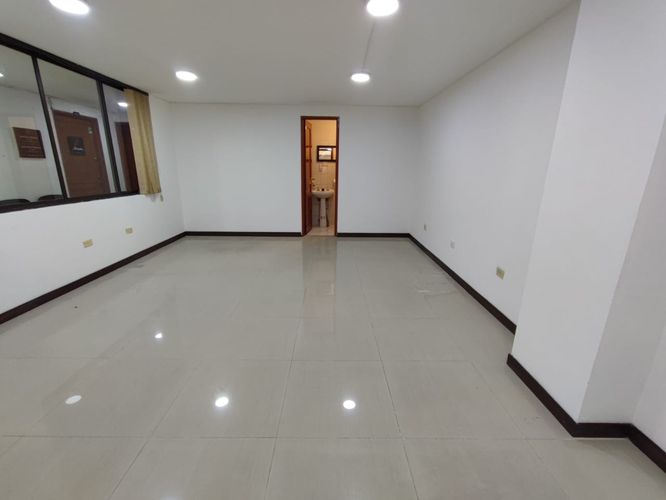 Oficina en arriendo en El Centro, Manizales, 27 m² · foto 2 de 11