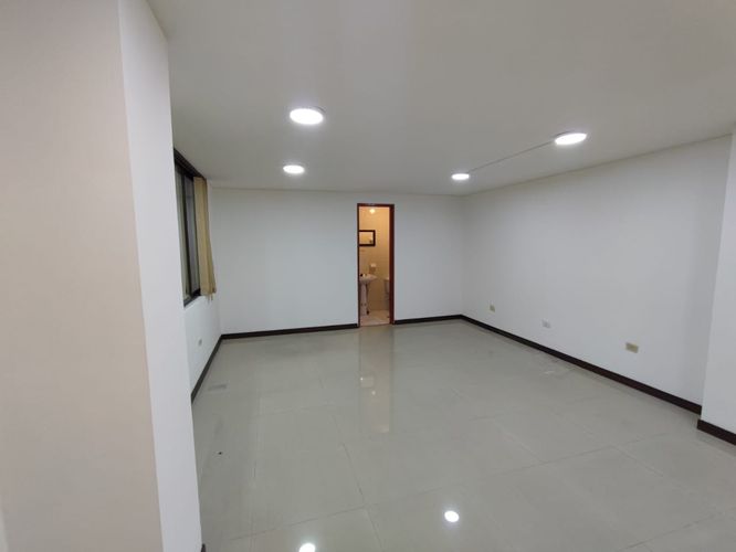 Oficina en arriendo en El Centro, Manizales, 27 m² · foto 10 de 11