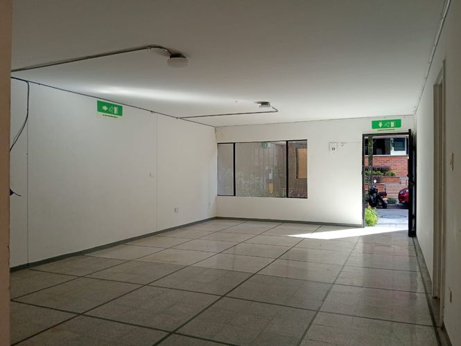 Oficina en arriendo en Laureles, Medellín, 230 m² · foto 3 de 18