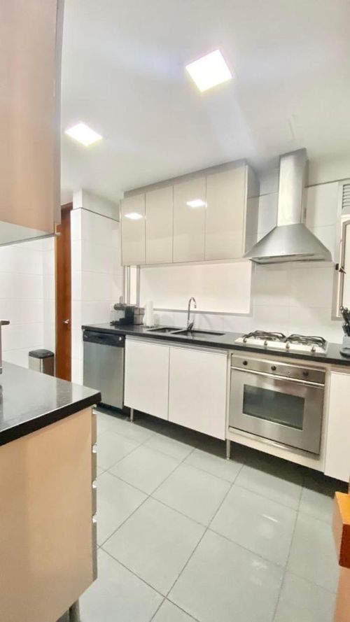 Apartamento de 3 alcobas en venta en Los Rosales, Bogotá, 142 m² · foto 17 de 24