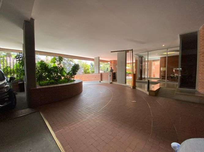 Apartamento de 3 alcobas en venta en Los Rosales, Bogotá, 142 m² · foto 22 de 24