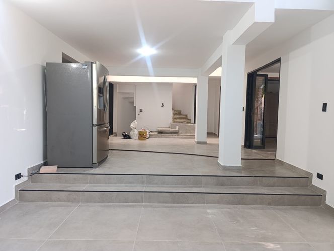 Casa de 3 alcobas en venta en El Poblado, Medellín, 250 m² · foto 3 de 15