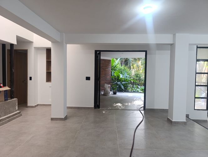 Casa de 3 alcobas en venta en El Poblado, Medellín, 250 m² · foto 2 de 15