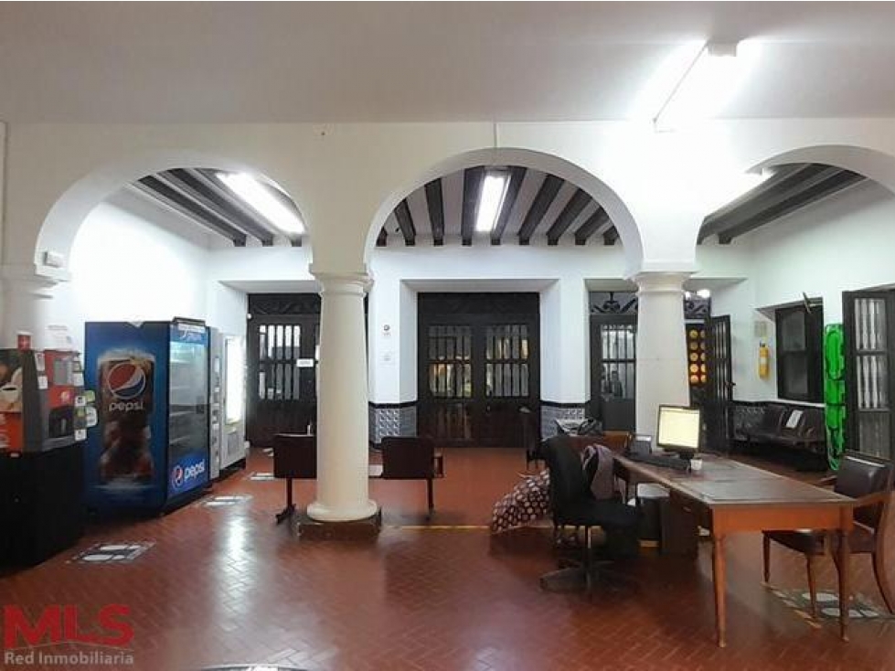 Casa de 1 alcoba en venta en Villa Nueva, Medellín, 1581 m² · foto 2 de 24