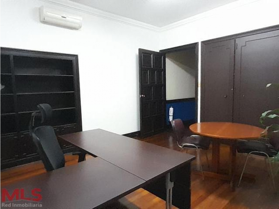 Casa de 1 alcoba en venta en Villa Nueva, Medellín, 1581 m² · foto 13 de 24
