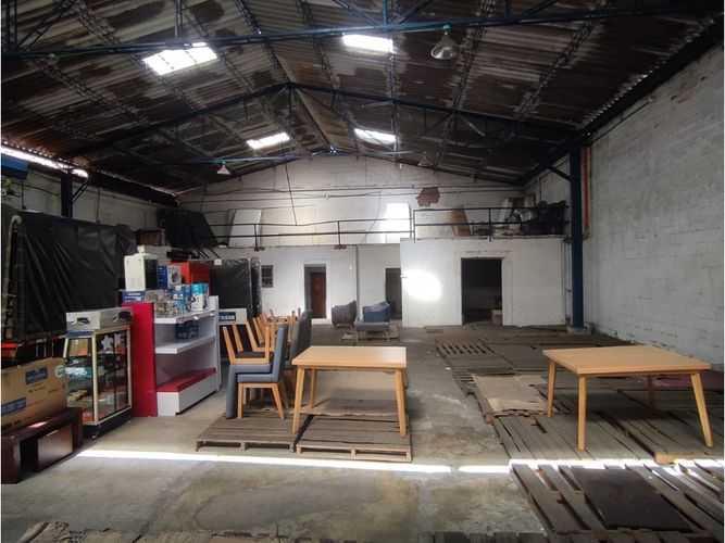 Bodega en venta en Villa Nueva, Medellín, 1053 m² · foto 6 de 11