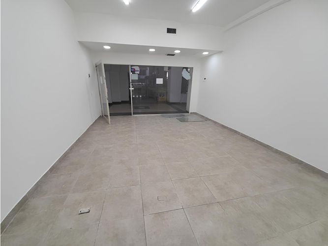 Local en venta en La Candelaria, Medellín, 38 m² · foto 2 de 5