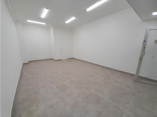 Local en venta en La Candelaria, Medellín, 38 m² · foto 3 de 5