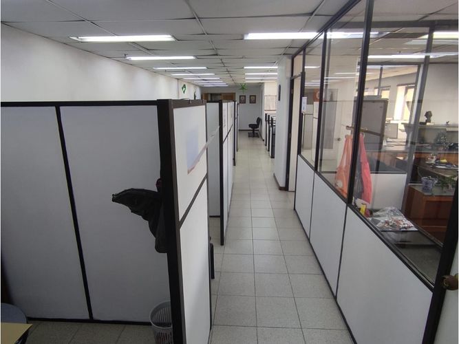 Oficina en venta en La Candelaria, Medellín, 154 m² · foto 4 de 11