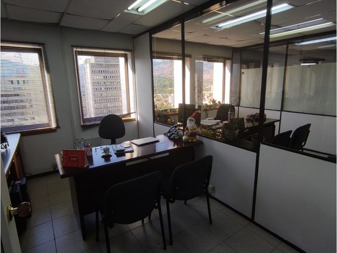 Oficina en venta en La Candelaria, Medellín, 154 m² · foto 7 de 11