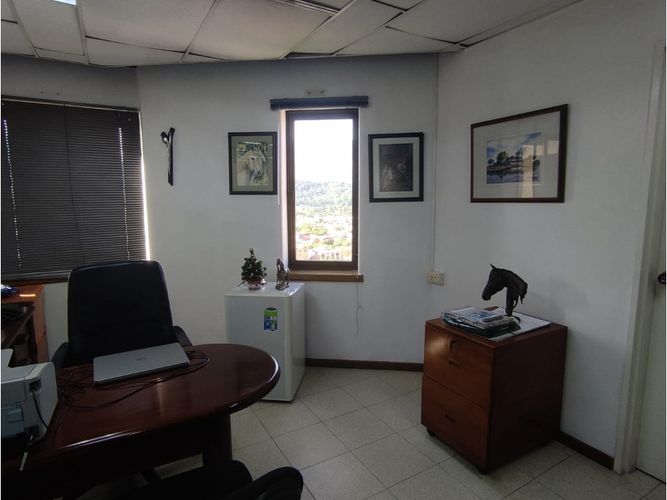 Oficina en venta en La Candelaria, Medellín, 154 m² · foto 8 de 11