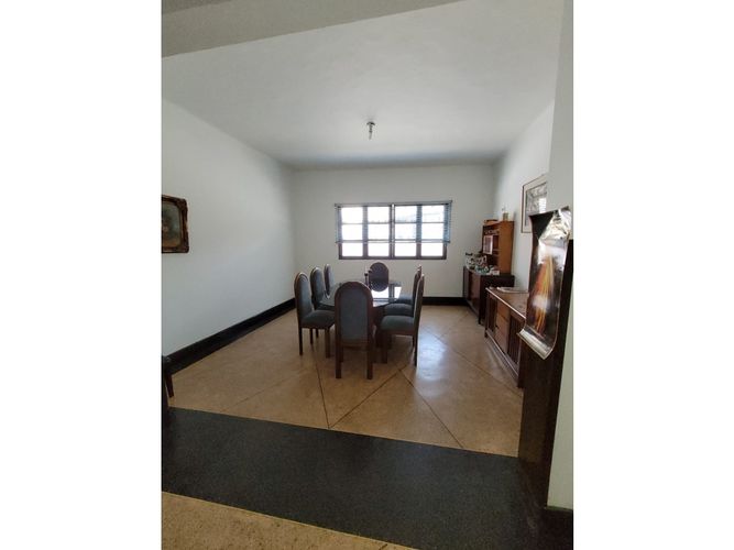 Casa de 9 alcobas en venta en Los Angeles, Medellín, 358 m² · foto 3 de 24