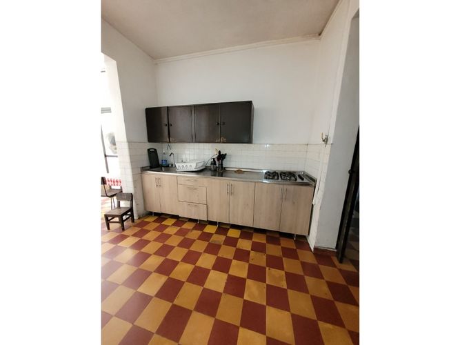 Casa de 9 alcobas en venta en Los Angeles, Medellín, 358 m² · foto 9 de 24