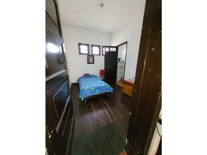 Casa de 9 alcobas en venta en Los Angeles, Medellín, 358 m² · foto 10 de 24