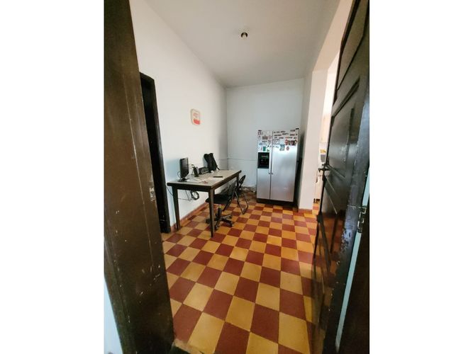 Casa de 9 alcobas en venta en Los Angeles, Medellín, 358 m² · foto 11 de 24