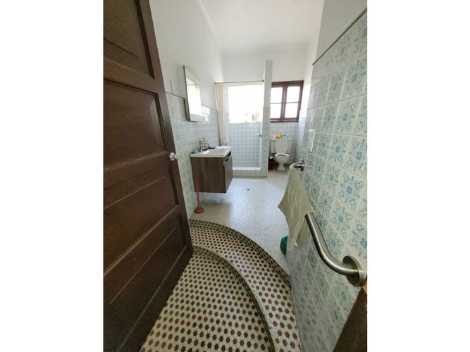 Casa de 9 alcobas en venta en Los Angeles, Medellín, 358 m² · foto 14 de 24