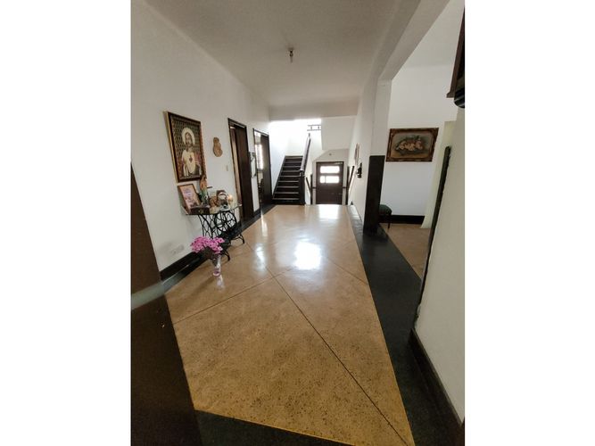 Casa de 9 alcobas en venta en Los Angeles, Medellín, 358 m² · foto 19 de 24