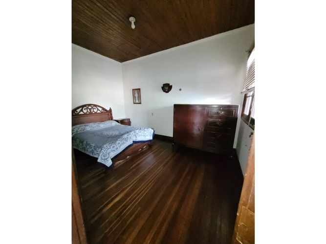 Casa de 9 alcobas en venta en Los Angeles, Medellín, 358 m² · foto 23 de 24