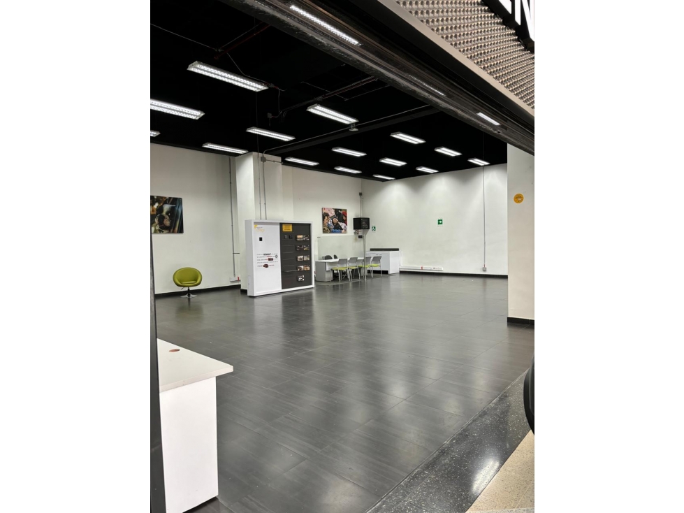 Local en venta en La Candelaria, Medellín, 131 m² · foto 19 de 24