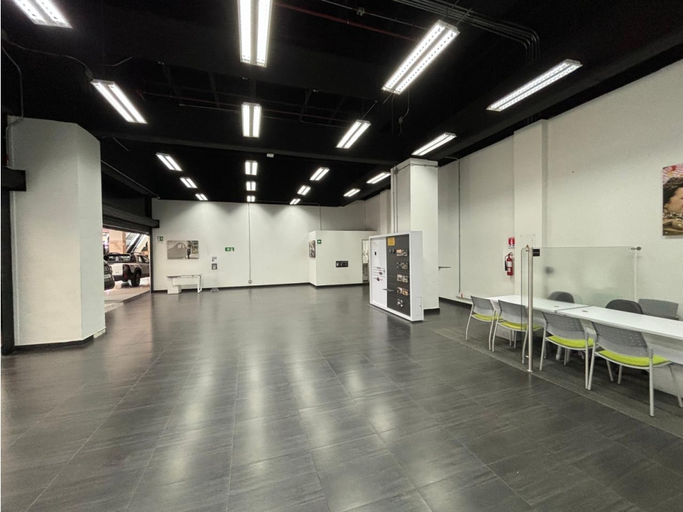 Local en venta en La Candelaria, Medellín, 131 m² · foto 23 de 24