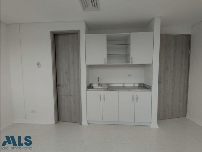 Consultorio en venta en Mayorca, Sabaneta, 33 m² · foto 3 de 15