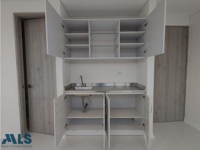 Consultorio en venta en Mayorca, Sabaneta, 33 m² · foto 8 de 15