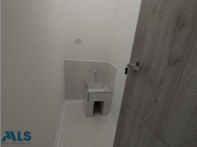 Consultorio en venta en Mayorca, Sabaneta, 33 m² · foto 10 de 15