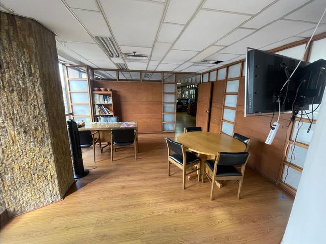 Oficina en venta en La Candelaria, Medellín, 214 m² · foto 4 de 18