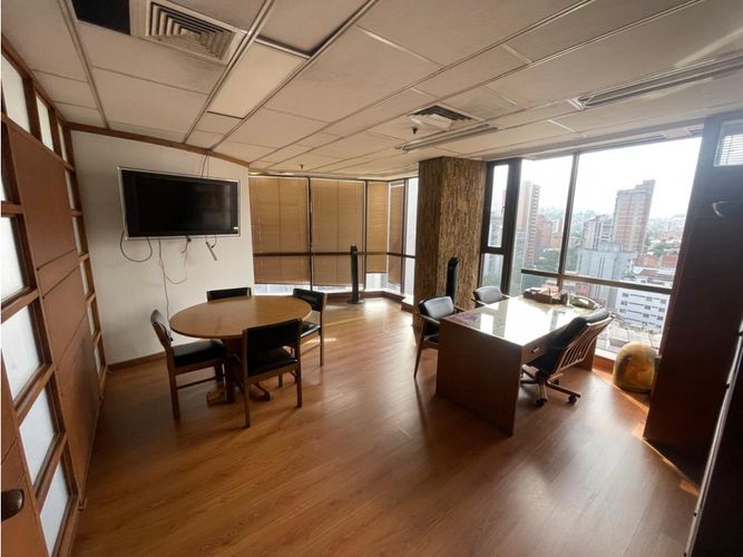Oficina en venta en La Candelaria, Medellín, 214 m² · foto 5 de 18