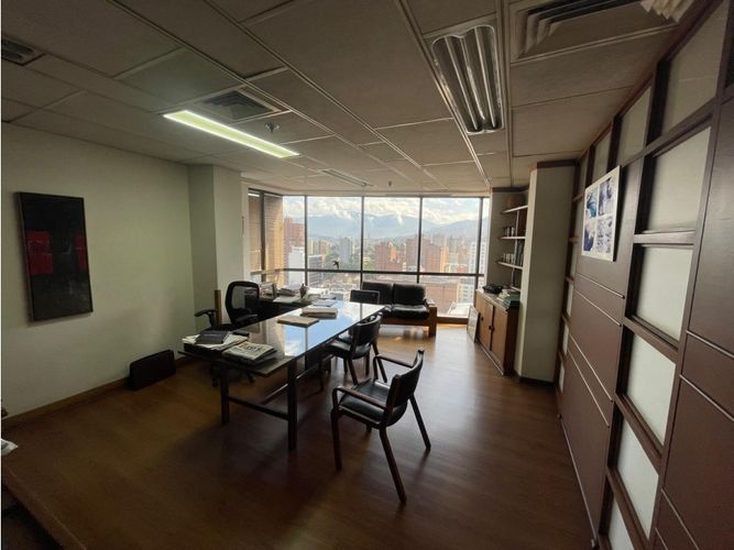 Oficina en venta en La Candelaria, Medellín, 214 m² · foto 10 de 18