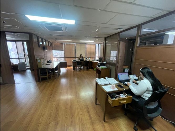 Oficina en venta en La Candelaria, Medellín, 214 m² · foto 12 de 18