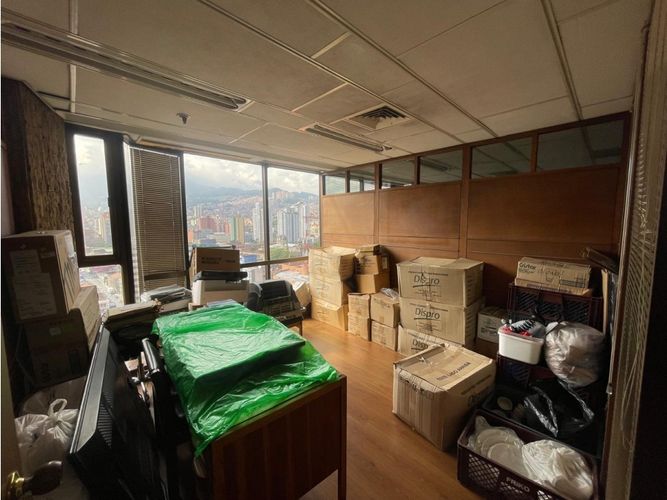 Oficina en venta en La Candelaria, Medellín, 214 m² · foto 14 de 18