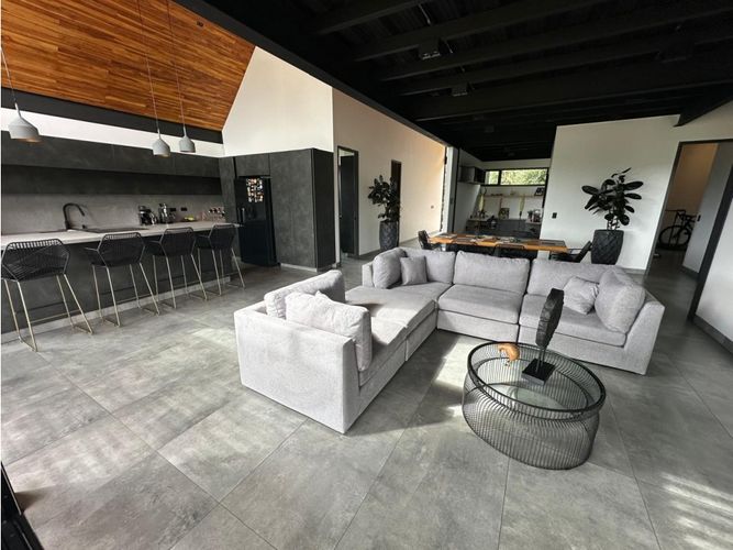 Finca en venta en Fontibon, Rionegro, 340 m² · foto 2 de 17