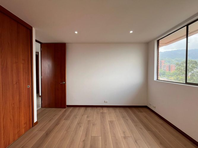 Apartamento de 3 alcobas en arriendo en El Poblado, Medellín, 140 m² · foto 11 de 19