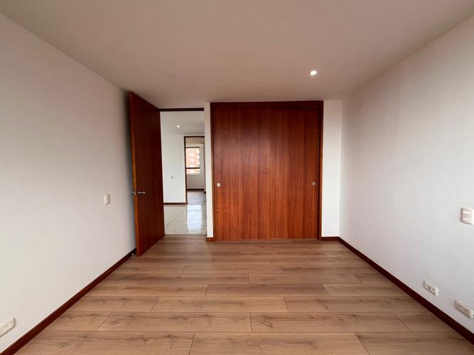 Apartamento de 3 alcobas en arriendo en El Poblado, Medellín, 140 m² · foto 12 de 19