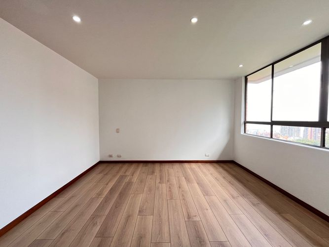 Apartamento de 3 alcobas en arriendo en El Poblado, Medellín, 140 m² · foto 18 de 19