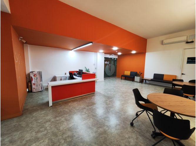 Local en venta en Villa Nueva, Medellín, 534 m² · foto 2 de 24